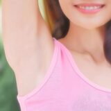 脇の脱毛はしない方がいいの？取り入れるメリットとデメリットを紹介